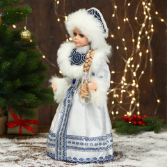 Фигурка «Снегурочка в шубке с узорами» - Фото 1