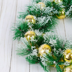 Венок новогодний «Золотистые шарики в инее» - Фото 2