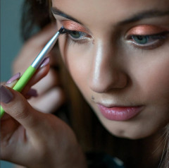 Кисть скошенная для бровей и подводки - Фото 1