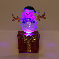 Фигурка с подсветкой «Снеговичок в колпачке на подарке» - Фото 2