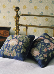 Декоративное вышивание по канве по мотивам рисунков Уильяма Морриса - Фото 5