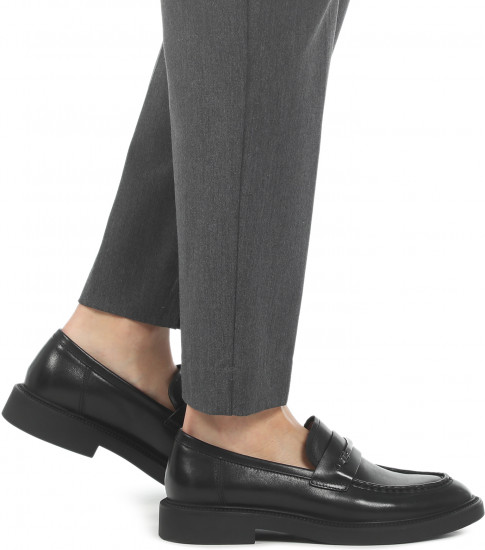 Лоферы женские