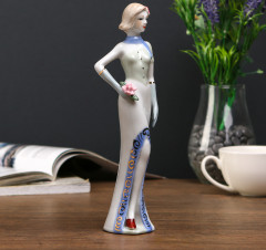 Сувенир «Девушка с розой» - Фото 3