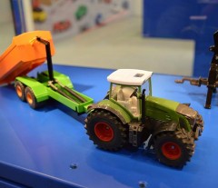 Трактор с крюковым прицепом-кузовом «Fendt», масштаб 1:50 - Фото 4