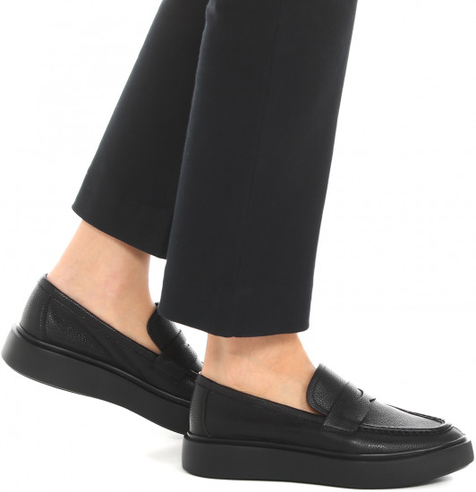 Лоферы женские