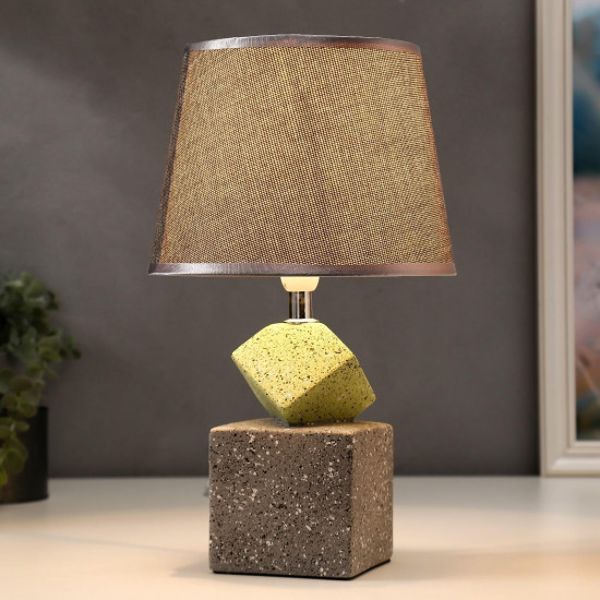 Лампа настольная