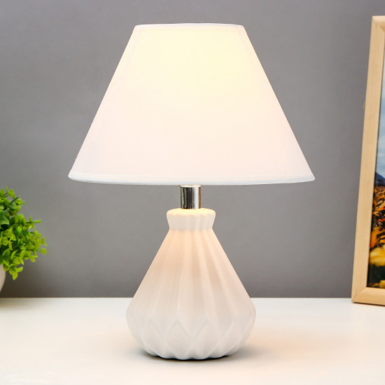 Лампа настольная