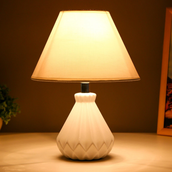 Лампа настольная