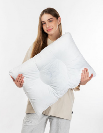 Подушка анатомическая с вышивкой