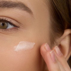 Антивозрастной лёгкий крем для лица «Gold Premium Syn-Ake Anti-Wrinkle Light Cream» - Фото 15