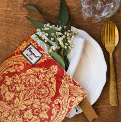 Салфетки бумажные «Золото на бордовом» - Фото 1