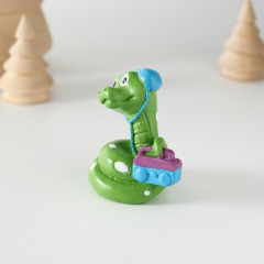 Фигурка сувенирная «Змей в наушниках с магнитофоном» - Фото 1