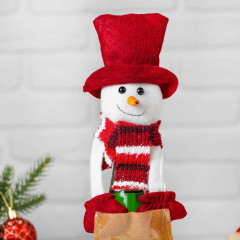 Одежда на бутылку «Снеговик шарф в полоску» с конвертиком для пожеланий - Фото 2