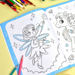 Принцессы и единороги. Большая раскраска - Фото 3