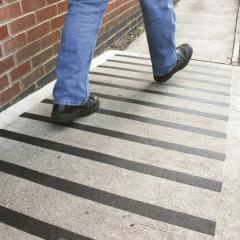 Клейкая противоскользящая лента - Фото 5