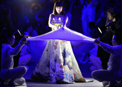 Little Book of Tokyo Style: The Fashion History of the Iconic City - Фото 8