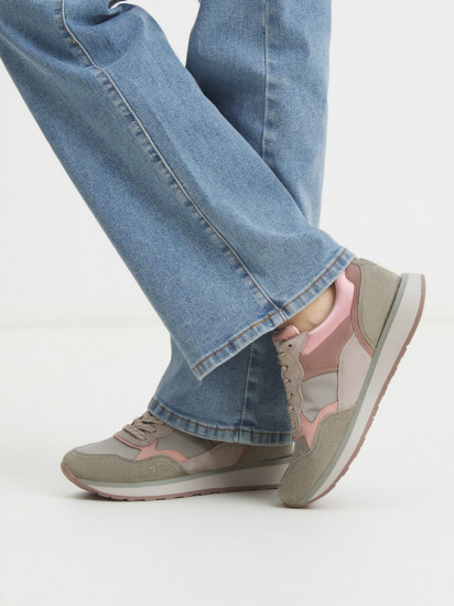 Кроссовки женские