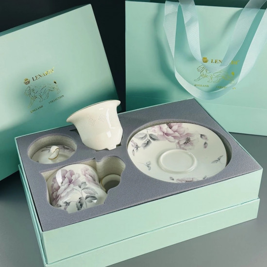 Кружка заварочная с крышкой и блюдцем