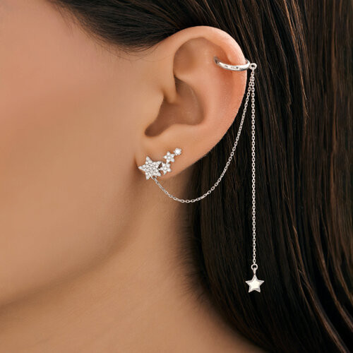 Серьга из серебра с фианитами