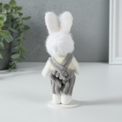 Фигурка «Зайка в сером вязаном костюмчике» - Фото 3