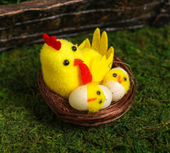 Фигурка «Петушок с цыплятами в гнезде» - Фото 1