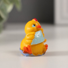 Фигурка сувенирная «Цыпа почтальон с письмом» - Фото 1