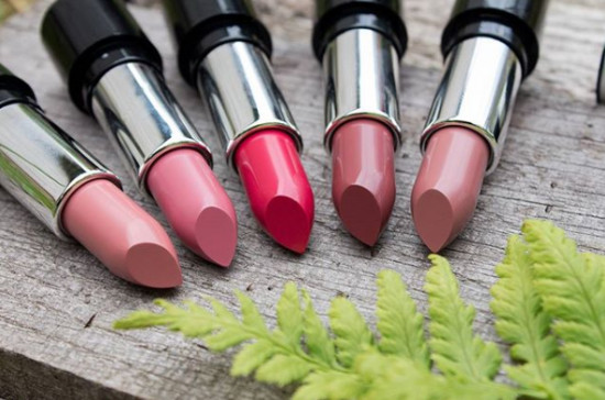 Помада для губ кремовая, тон 303 Клубничное суфле