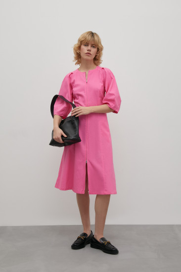 Платье с объемными рукавами