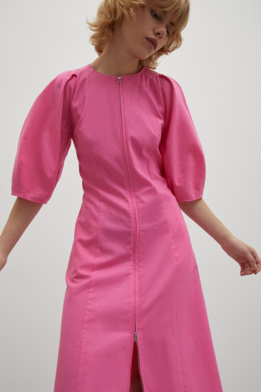 Платье с объемными рукавами