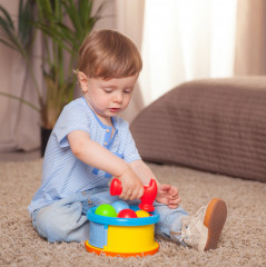 Игрушка-сортер развивающая «Бей в барабан» - Фото 4