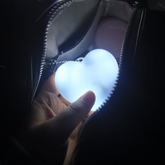 Брелок-подсветка для сумок в форме сердца - Фото 4