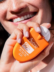 Компакт-эмульсия для всей семьи солнцезащитная «Reflexe Solaire» SPF 50+ - Фото 5