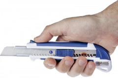 Нож канцелярский с антискользящими вставками и точилкой для карандаша - Фото 11