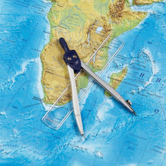 Циркуль в пенале с линейкой - Фото 1