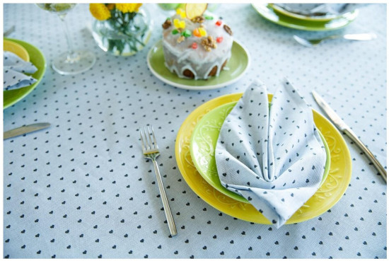 Комплект из скатерти и салфеток «Сердечки»