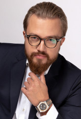 В. Коновалов