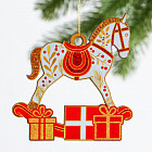 Подвеска деревянная на подложке «Конь»