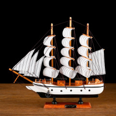Корабль сувенирный «Мортан»