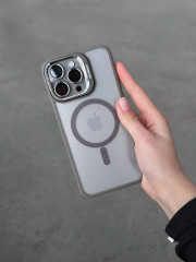 Чехол на iPhone 14 с подставкой
