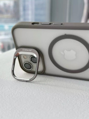 Чехол на iPhone 15 с подставкой