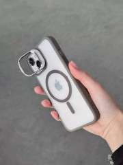Чехол с подставкой на iPhone 15 Pro Max