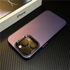 Чехол-накладка на iPhone 15 Metallic