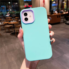 Яркий противоударный чехол на IPhone 15
