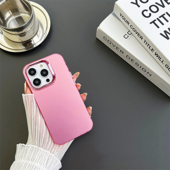 Чехол-накладка на iPhone 15 Metallic
