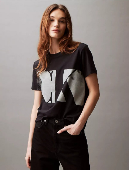 Футболка женская «Relaxed Slant Monogram»