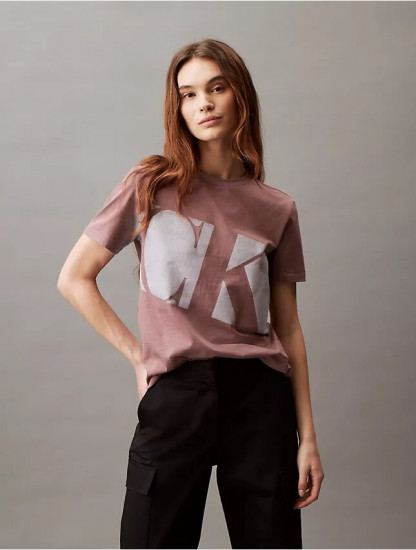 Футболка женская «Relaxed Slant Monogram»