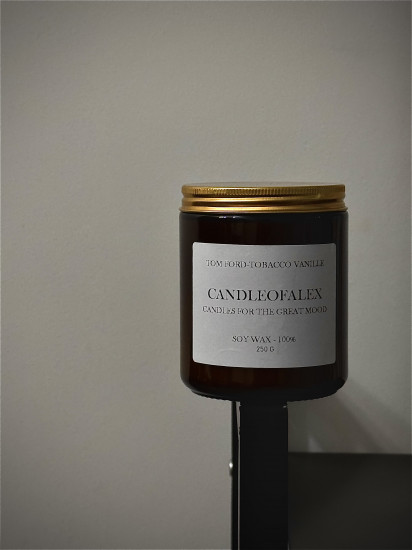 Ароматическая свеча «Tom Ford-Tobacco Vanille»
