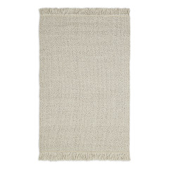 Ковер из переработанного пластика