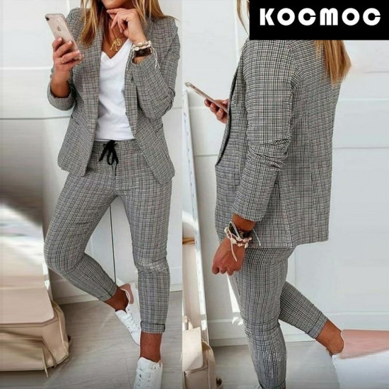 Костюм женский