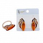 золотистый